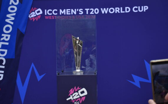 T20 World Cup trophy waits for fans to take photos. Ben Ray / The Reporter